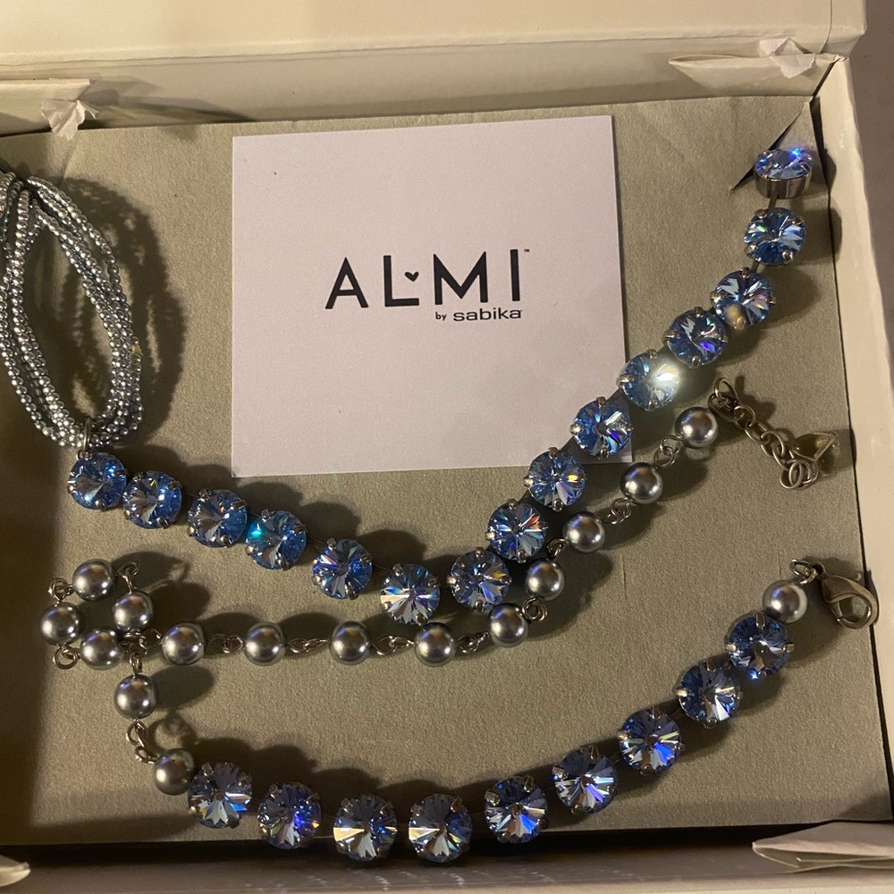 Sabika ALMI Necklace and bracelet with Blue Crystals